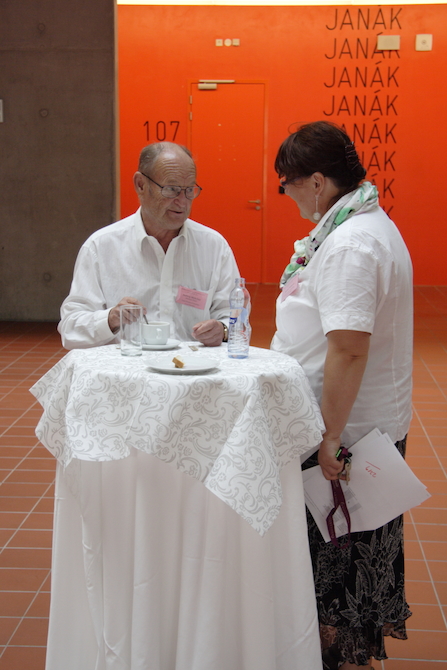 PSC 2012 - img_4533-web.jpg (Monday cofee break)